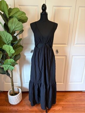 Abercrombie Women's Black Cutout Maxi Dress Medium